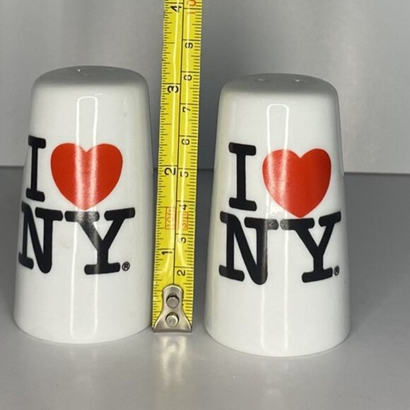 I heart New York Salt & Pepper Shakers - Picture 3 of 5